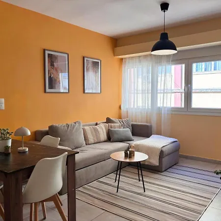 Bright 1br 5 Min To Ladadika Appartement *