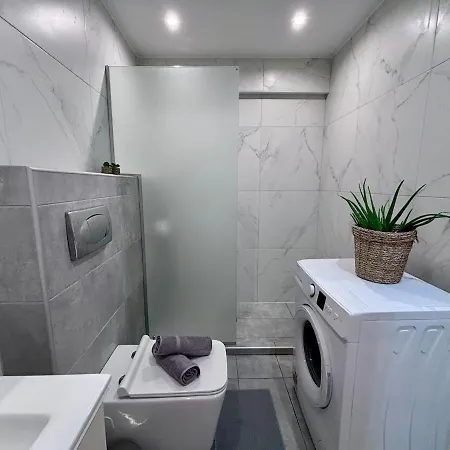 Bright 1br 5 Min To Ladadika