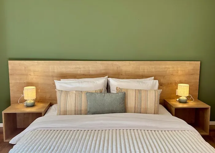 Bright 1br 5 Min To Ladadika Apartament *
